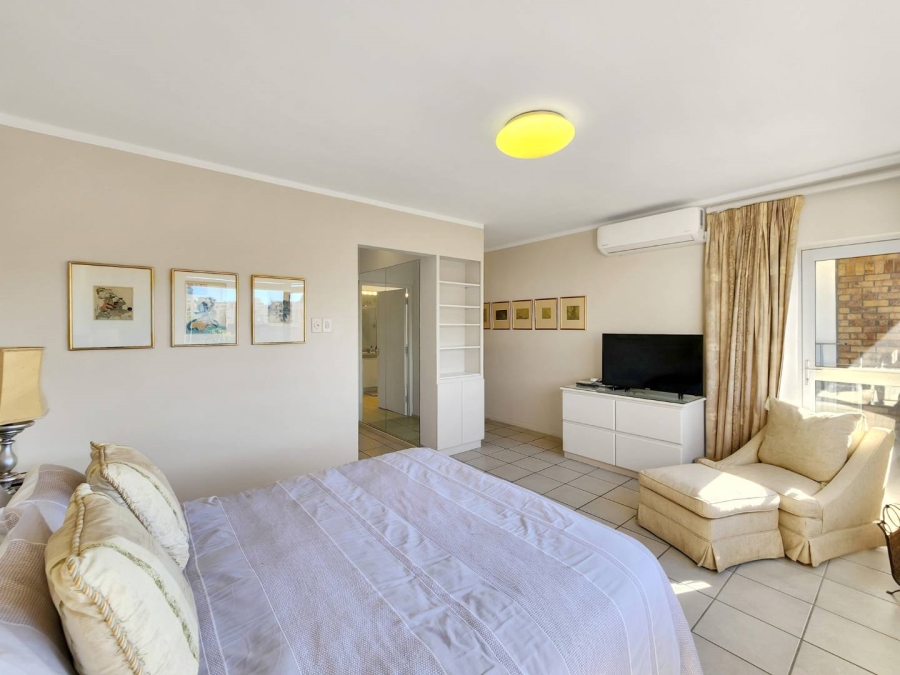 3 Bedroom Property for Sale in Sea Point Western Cape